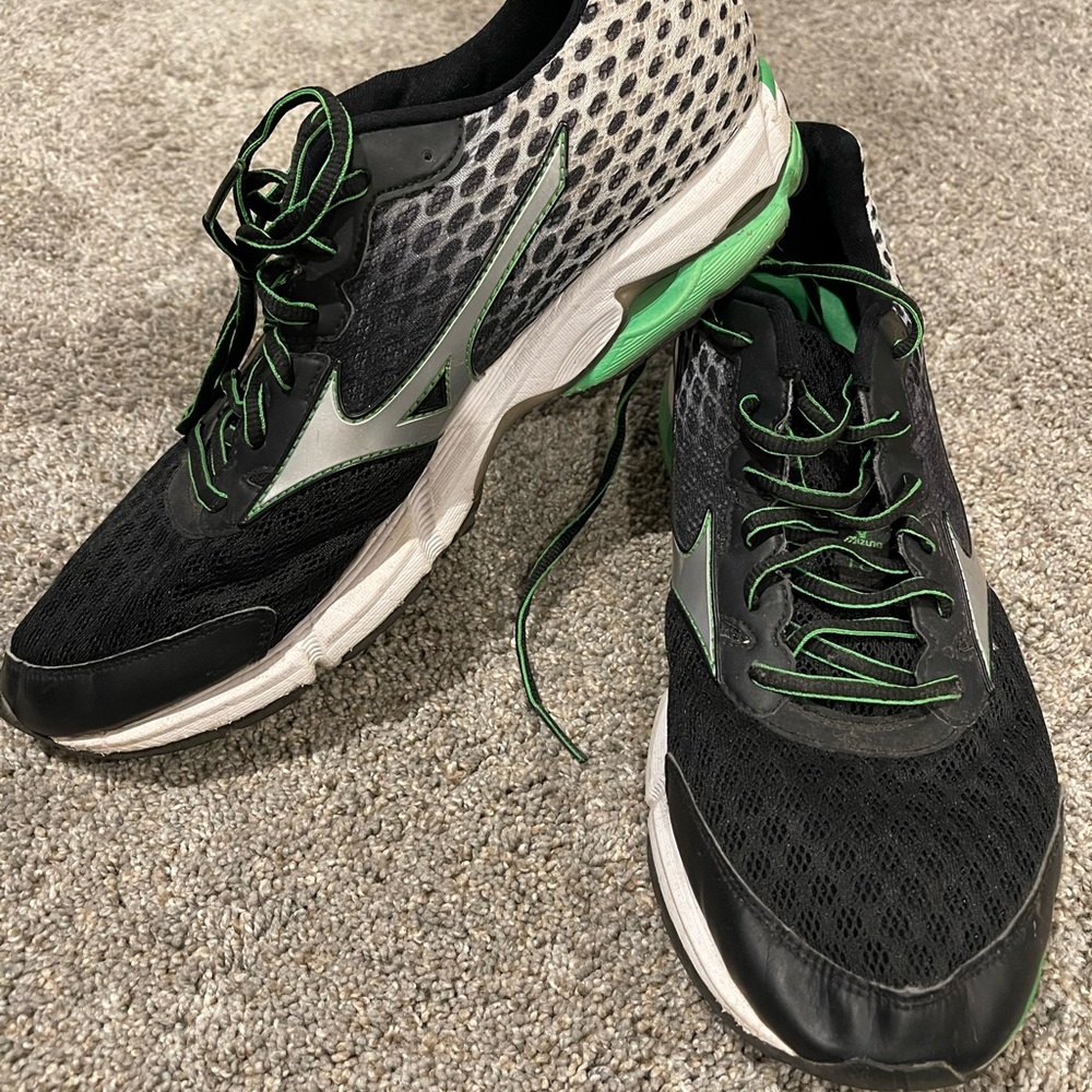 Mizuno running shoes